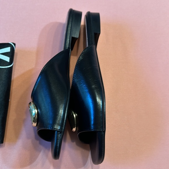 New Valentino Leather Sandals. Black. Size 8. Dust Bag Included. - Picture 5 of 8